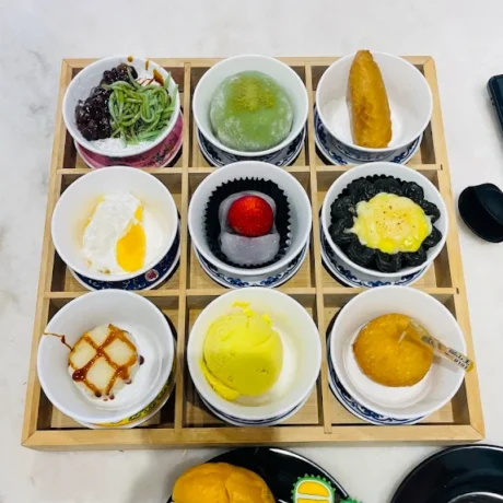 Royal Durian Square Box