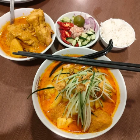 Laksa Nyonya (Nyonya Laksa)
